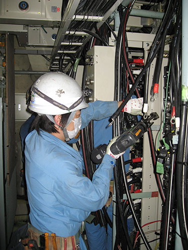 電気室の様子 事業内容 新星電工株式会社